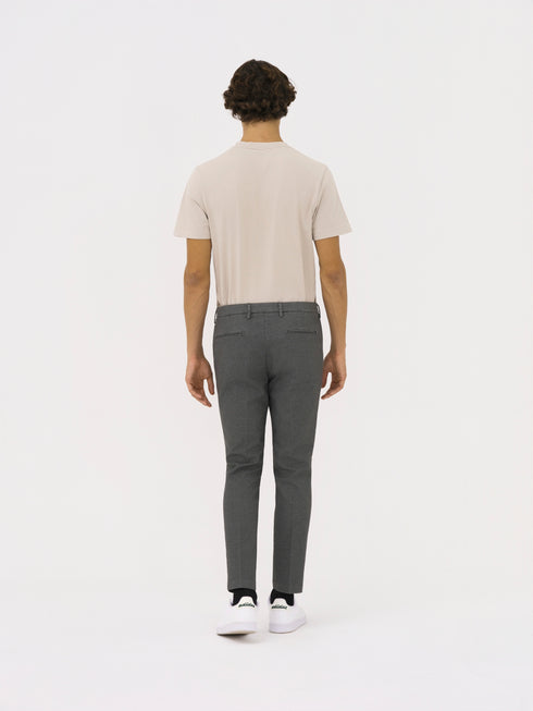 PANTALONE TASCA AMERICA CON PINCES CORTO